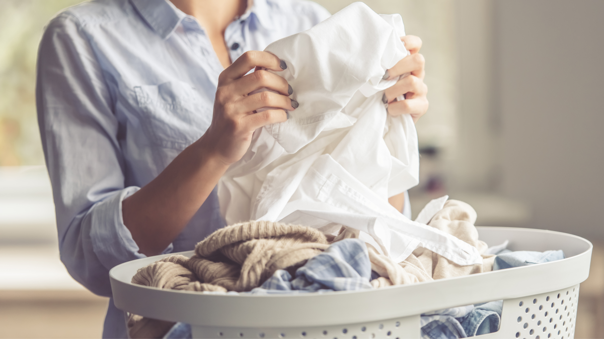 Por que separar as roupas antes de lavar?
