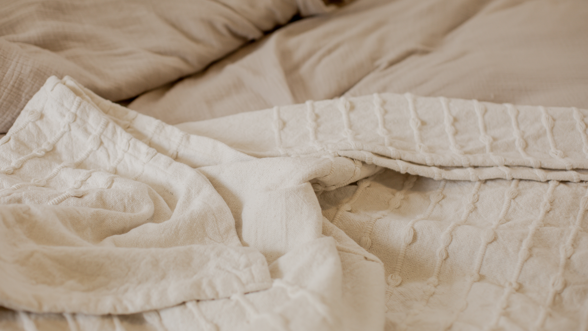 Como Realizar a Limpeza de Tapetes, Cortinas e Roupa de Cama