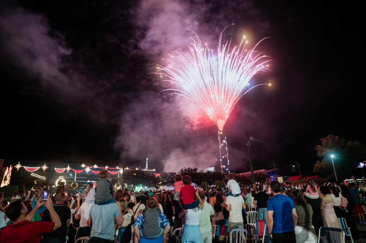 Veja como foi a inauguração do Natal Iluminado Girando Sol